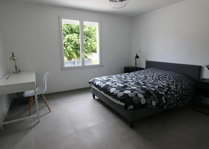 Maison Bord De 8 Pers Loumasuzde *