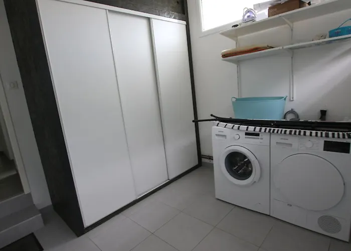 Maison Bord De 8 Pers Loumasuzde *