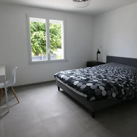 Maison Bord De 8 Pers Loumasuzde *